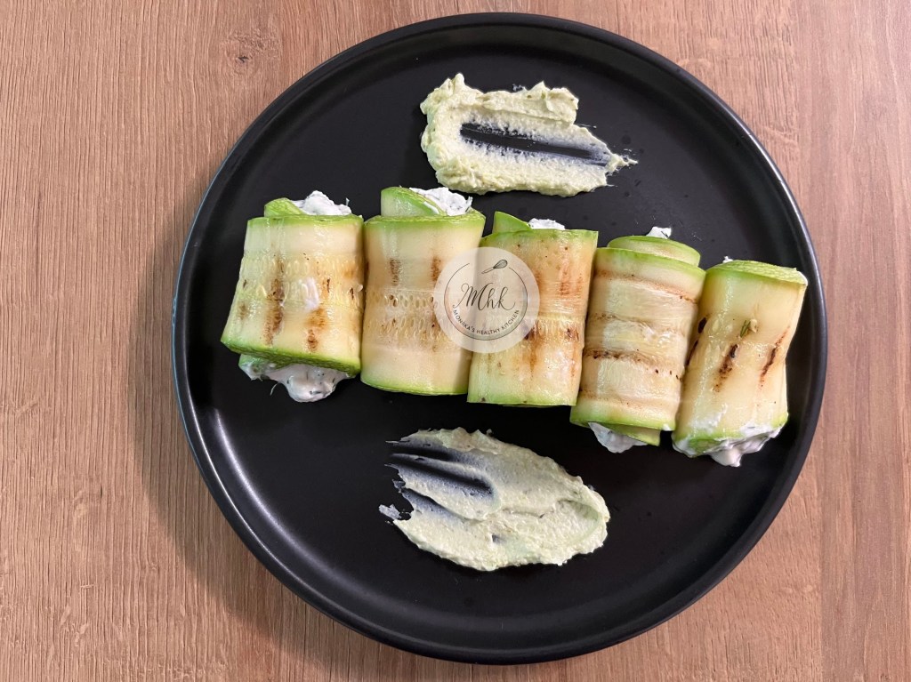 Гриловани тиквички с пълнеж от извара и&nbsp;сирене