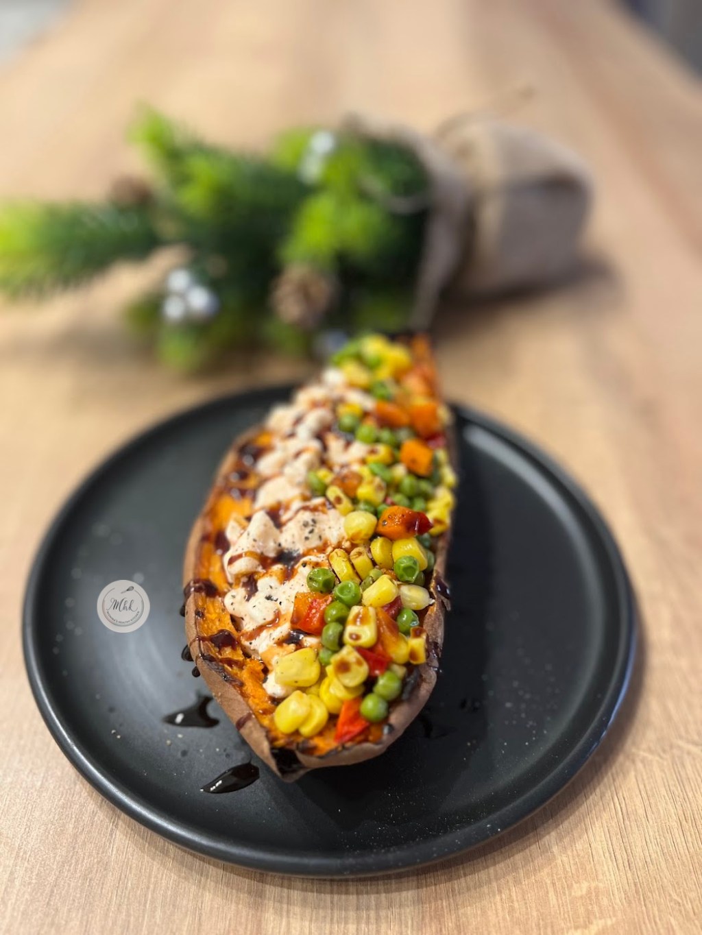 Пълнен сладък картоф с котидж и&nbsp;зеленчуци